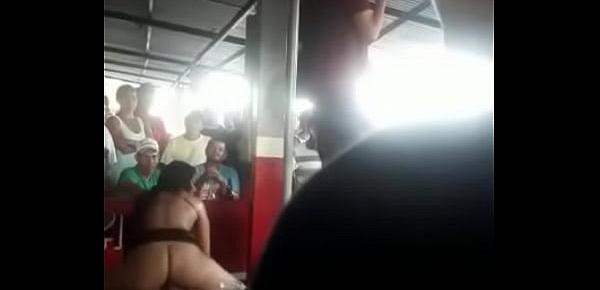  Teniendo sexo sin condon con una puta en publico